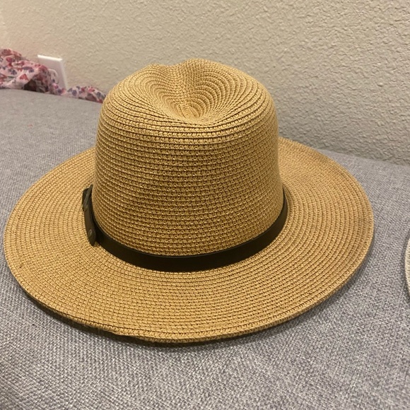 Nice hat - Picture 3 of 5